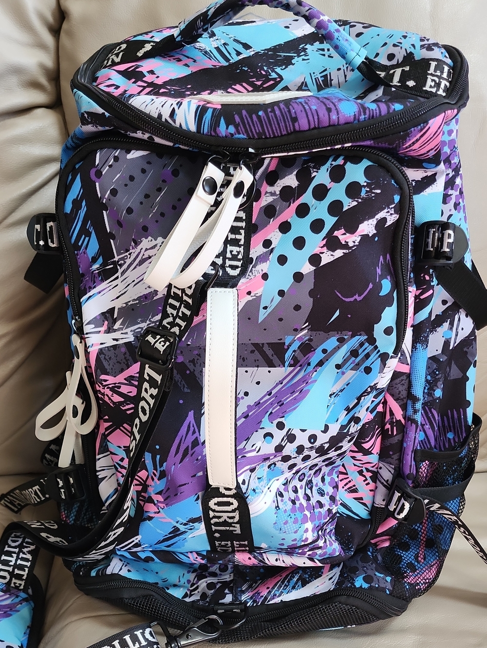 SDTAME Girls Ltd Edition Back/Sportspack Duffle Bag Preowned